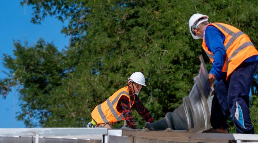 Professional Flat Roofing Installation in D Lo, MS